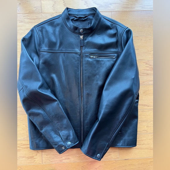 COACH leather men’s jacket, very lightly worn- in great shape. - Picture 5 of 5